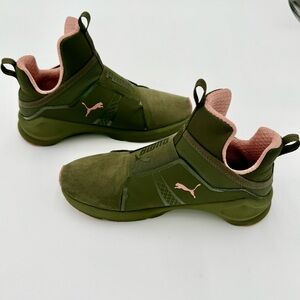 Puma‎ Green Sneakers with Pink Highlights